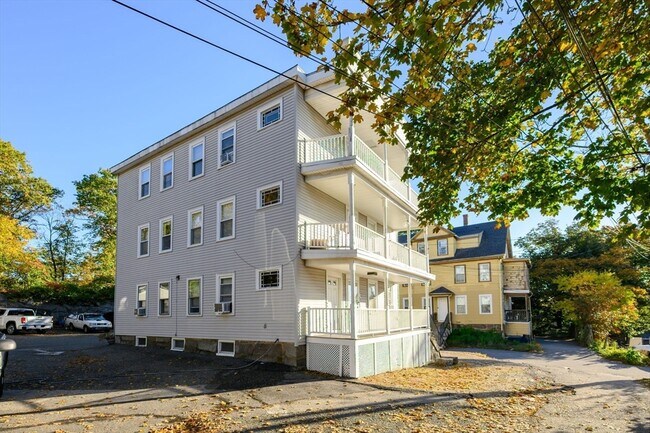 Foto del edificio - 12 Arthur Ave