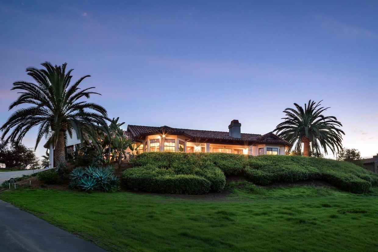 Foto principal - 2955 Summit Dr
