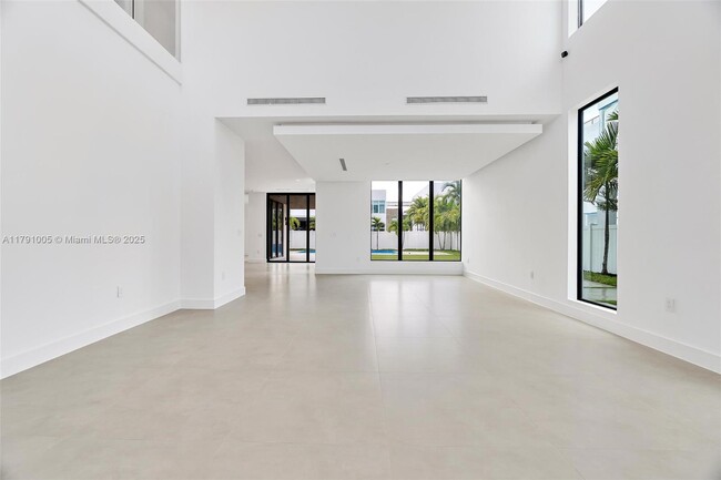 Building Photo - 6818 NW 104th Ct