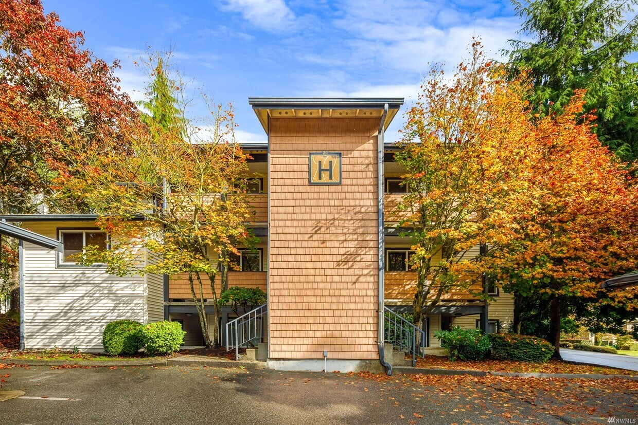 Primary Photo - 8615 238th St SW