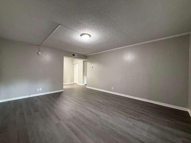 Foto del interior - Discover Comfortable Living at Wind Crest ...