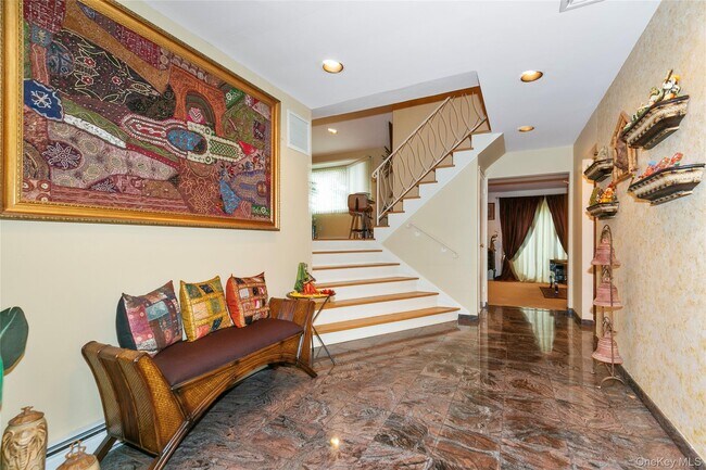 Building Photo - 123 South Dr