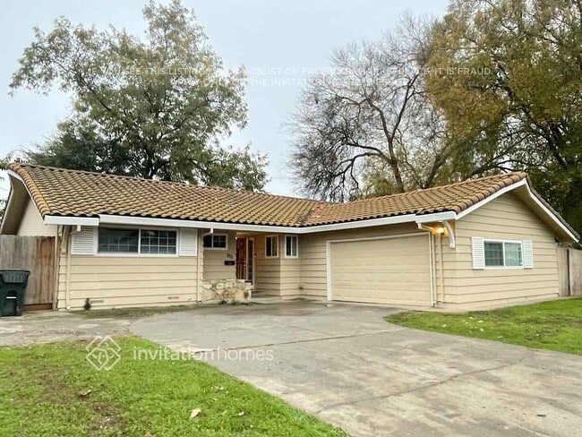 Building Photo - 640 W El Camino Ave