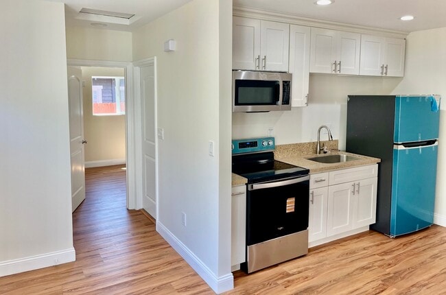 Building Photo - 158 N Canyon Blvd