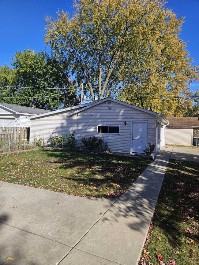Building Photo - 7903 Nora Ave