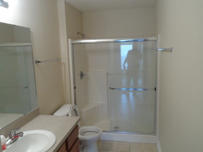 Building Photo - Special $1495 Windsor Falls 2 bedroom Cond...