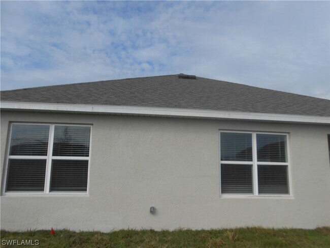 Building Photo - 181 Nelson Rd N