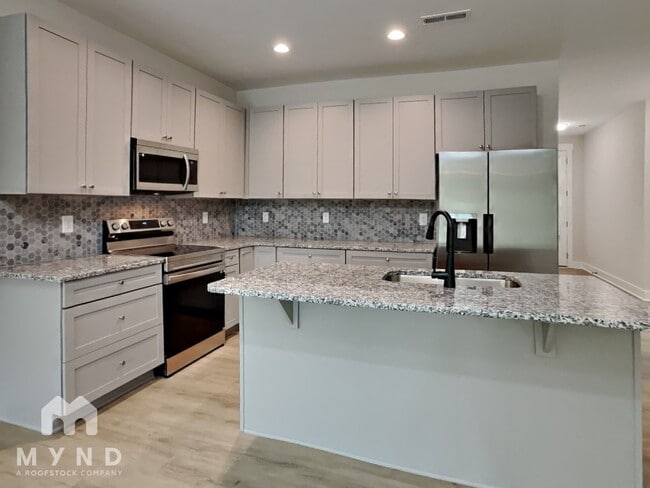 Building Photo - 907 East St