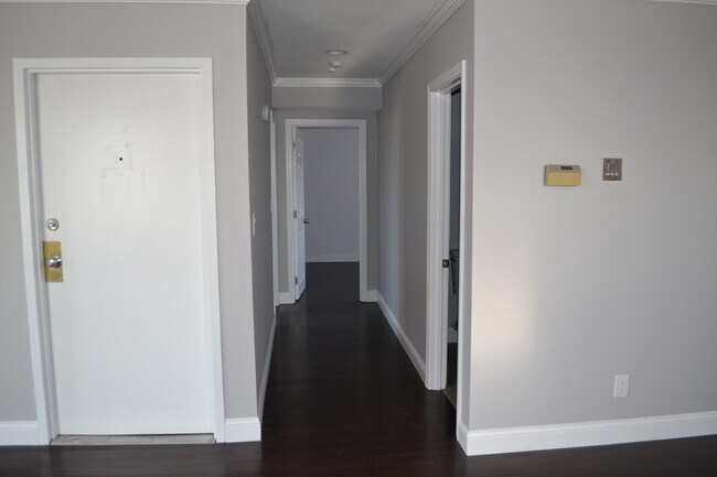 Building Photo - 30 Decatur St
