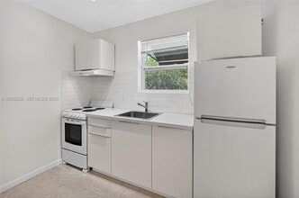 Building Photo - 3676 Oak Ave