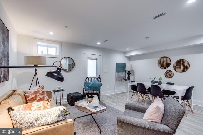 Foto del edificio - 22 Bryant St NW