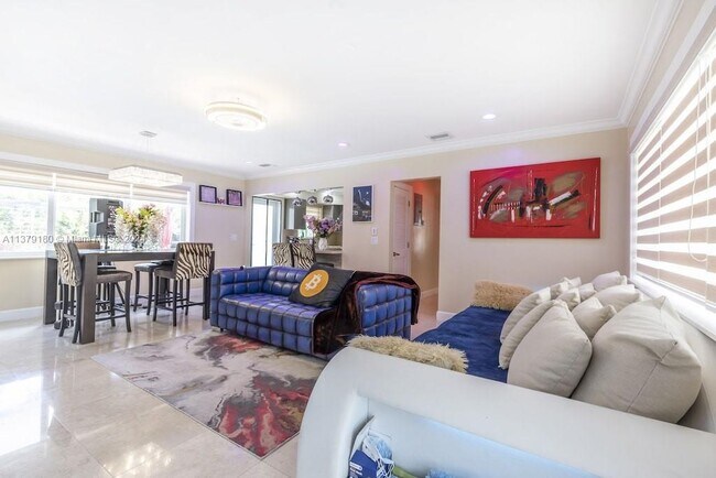 Building Photo - 13751 NE Miami Ct