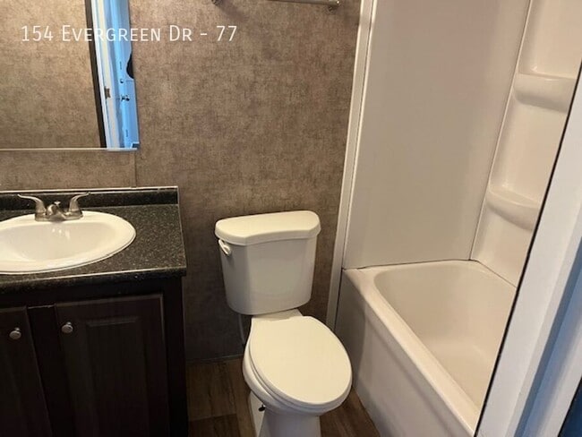 Building Photo - 154 Evergreen Dr