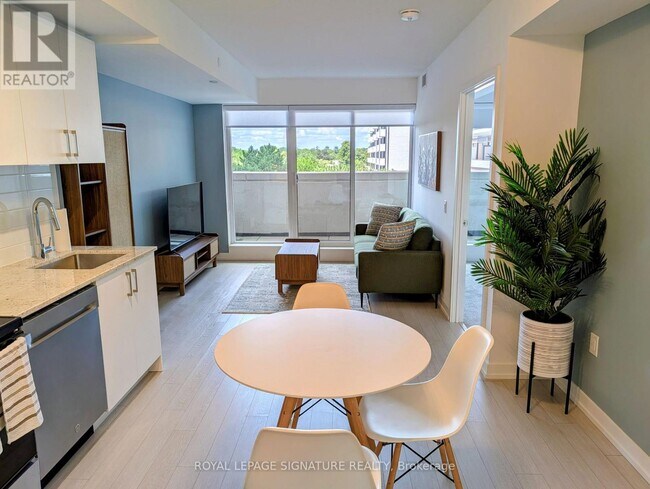 Photo du bâtiment - 4010 Eglinton Ave W