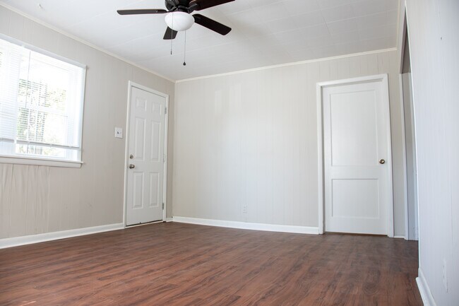 Living Room - 101 S Legion Cir