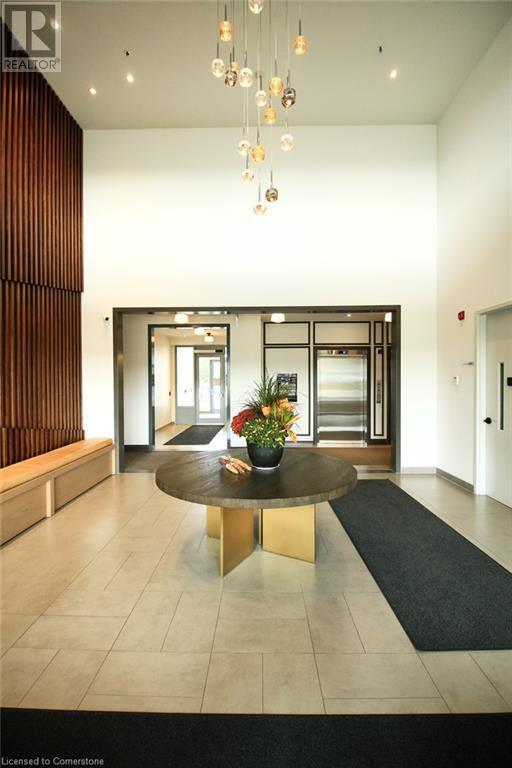 Photo du bâtiment - 121 Hwy 8