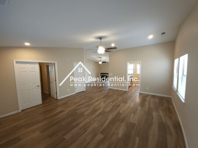 Building Photo - 4 br, 2 bath House - 4537 Fox Valley Circle
