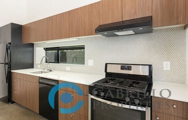 Foto del edificio - 2870 Fourth Ave