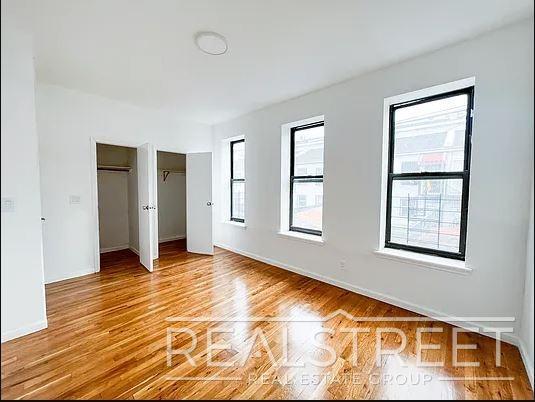 Building Photo - Sumpter Street