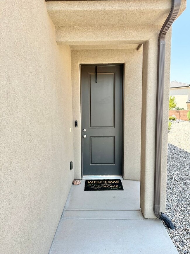 Building Photo - Tortoise Rock Dr Townhome!