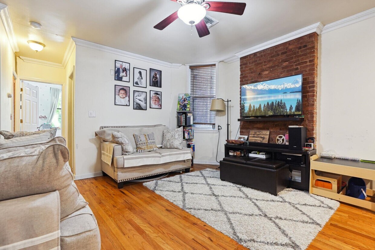 Foto principal - 378 Baldwin Ave