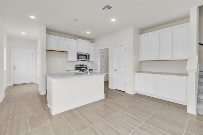 Building Photo - 130 Yearling Wy