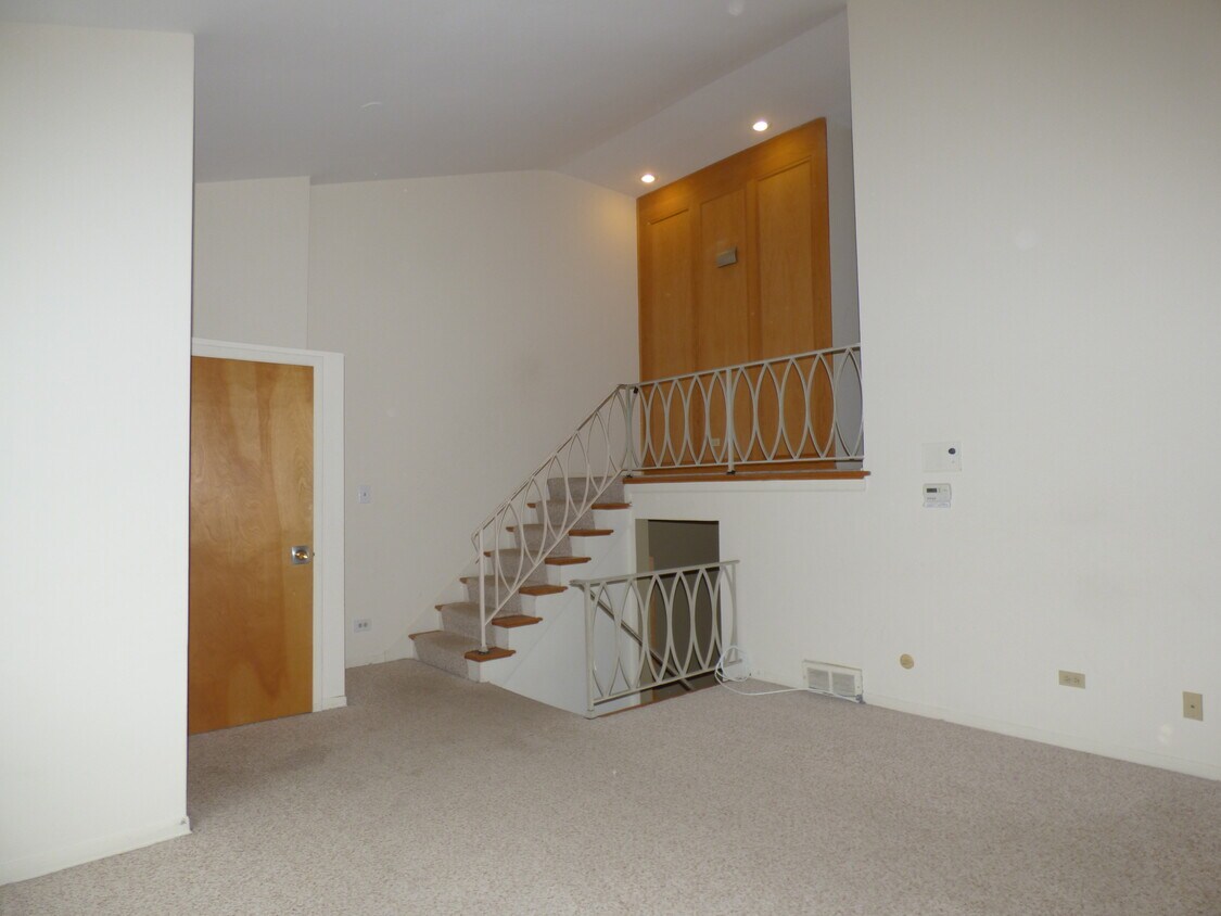 Living Room - 52 N Dee Rd