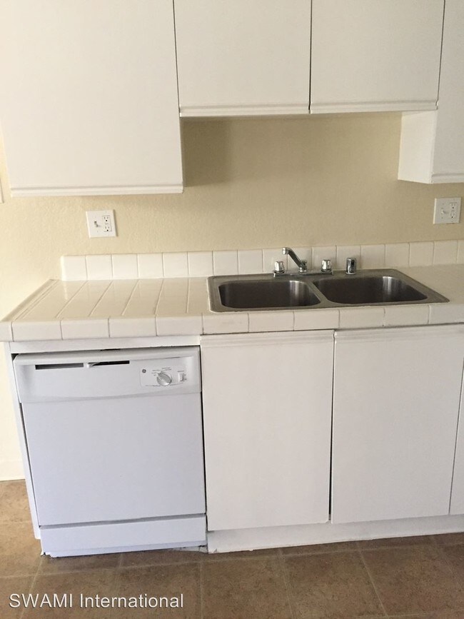 Foto del edificio - 934 N Cedar St