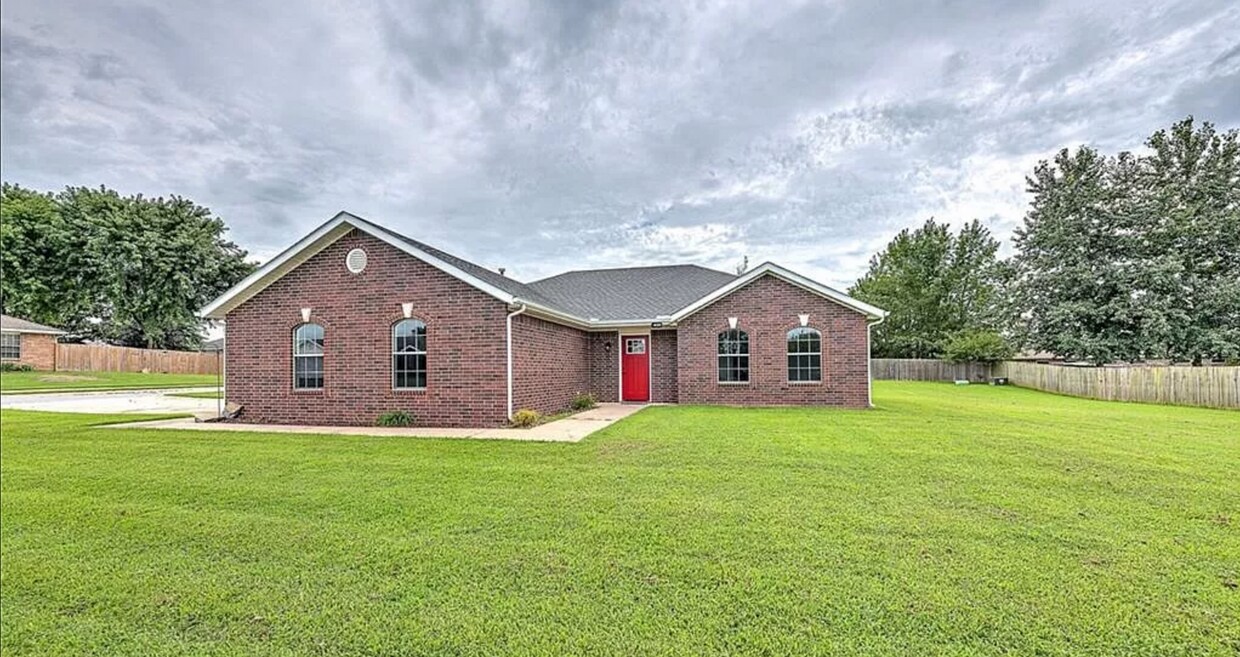 Foto principal - 400 Sun Meadow Dr