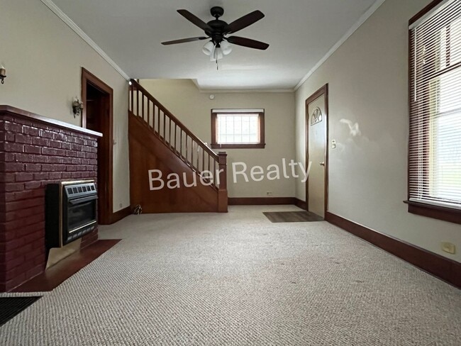 Building Photo - 3 Bedroom single family home