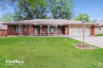 Building Photo - 1301 SW Morningside Dr