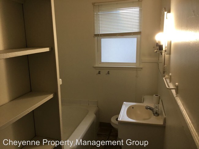 Foto del edificio - 206 E 5th St