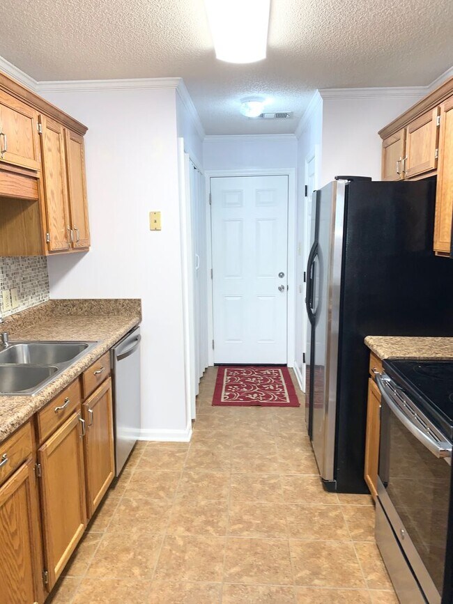 Foto del edificio - 3 bed 2 bath