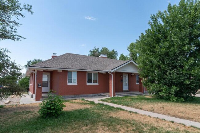 Foto del edificio - 258 Denver St