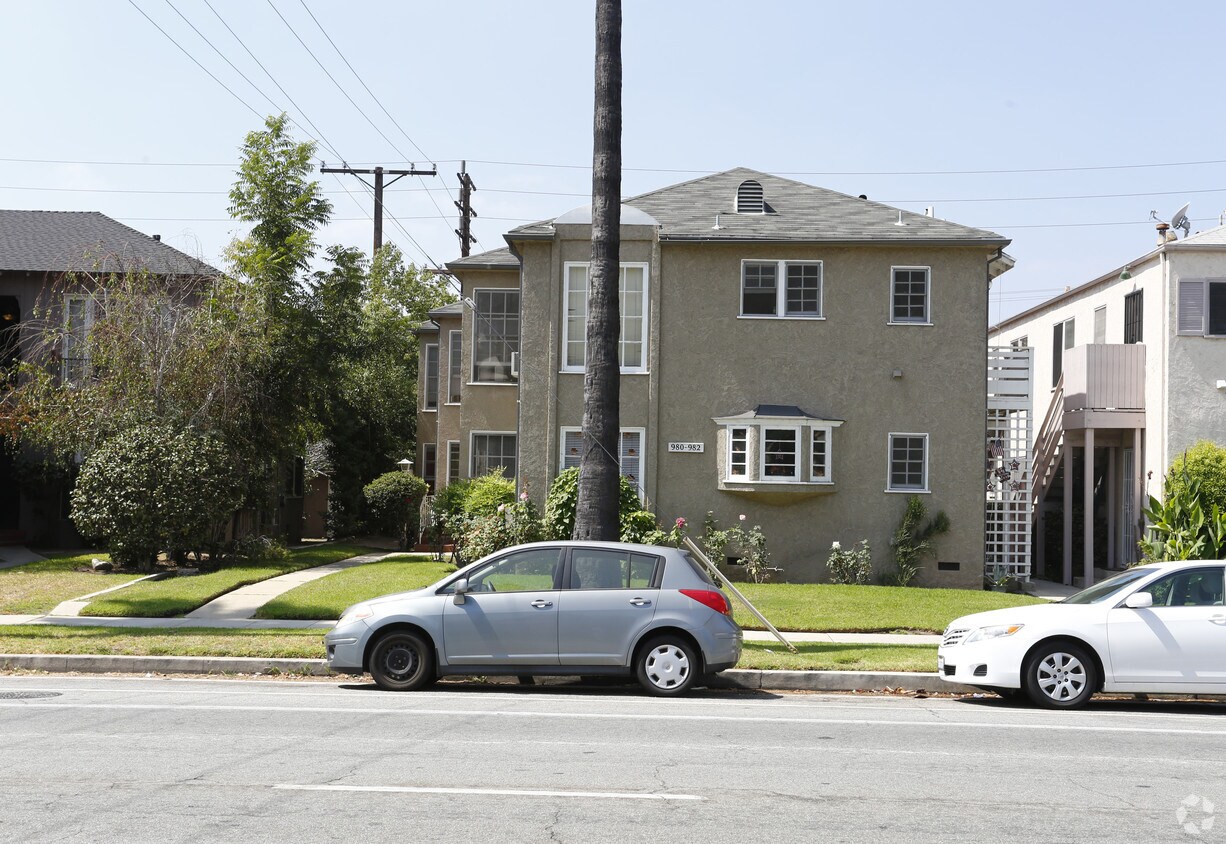 Building Photo - 980-982 W Glenoaks Blvd