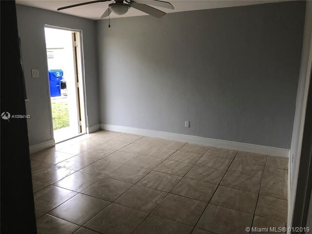 Foto del edificio - 4017 SW 24th St