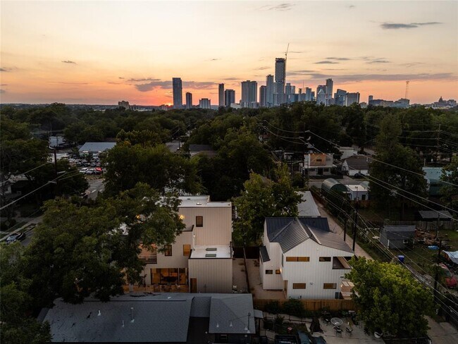 Foto del edificio - 2206 Holly St