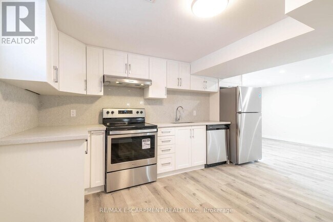 Photo du bâtiment - 196 Upper Paradise Rd