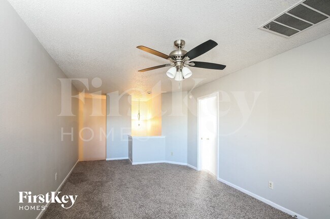 Foto del edificio - 6647 Stanhope Way