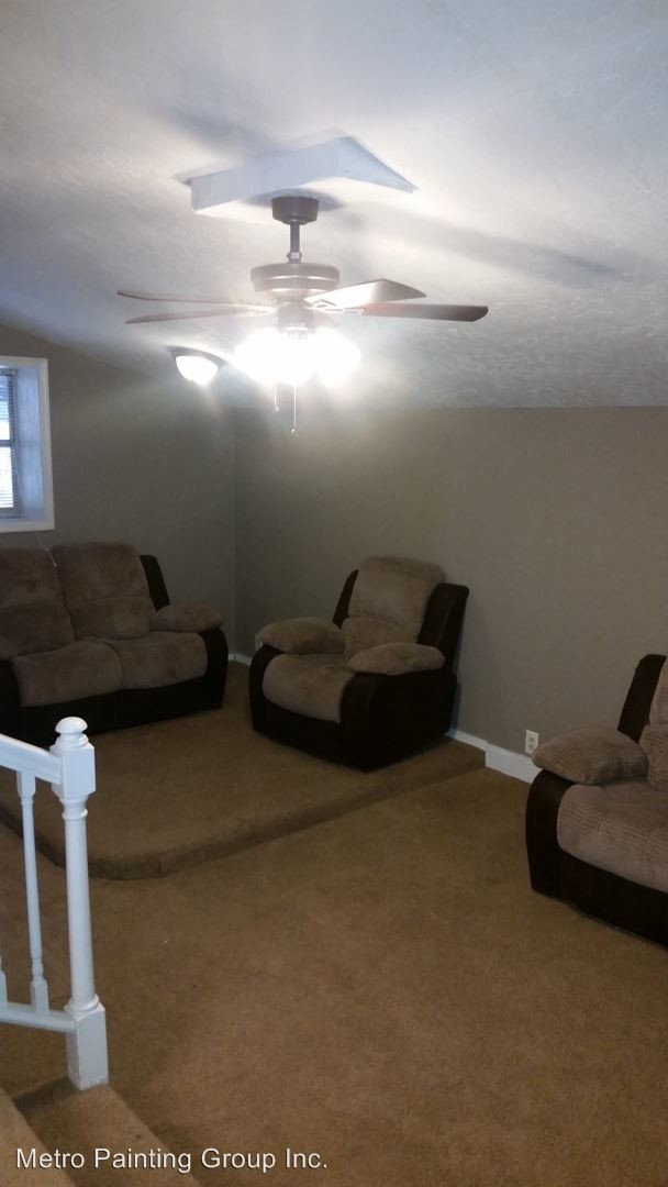 Building Photo - 512 NW Glendale Dr