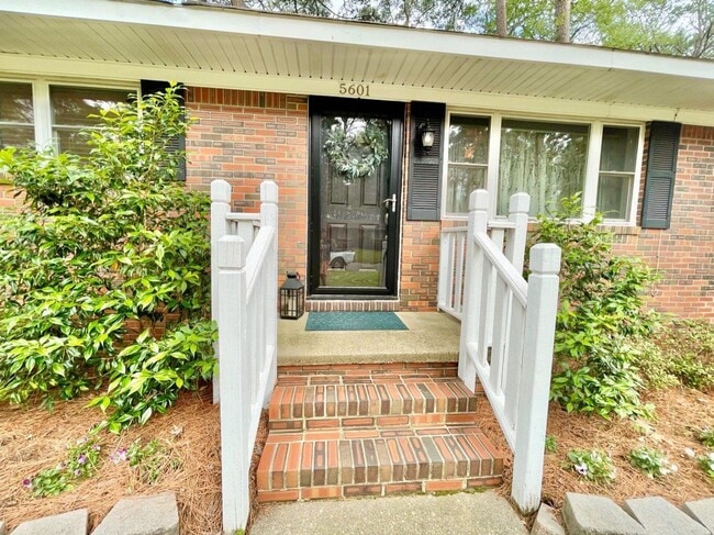 Foto del edificio - Ready 07-13-26! 4/2 Ranch Home On Corner Lot! Pet-Friendly & All Appliances Convey!