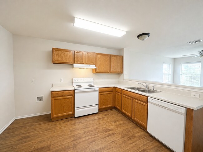 Foto del edificio - AVAILABLE NOW; APPLY AT OUR WEBSITE TODAY!!