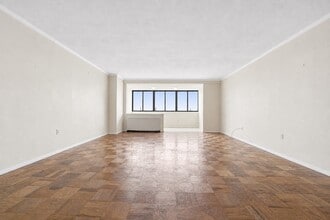 Building Photo - 8 Whittier Pl