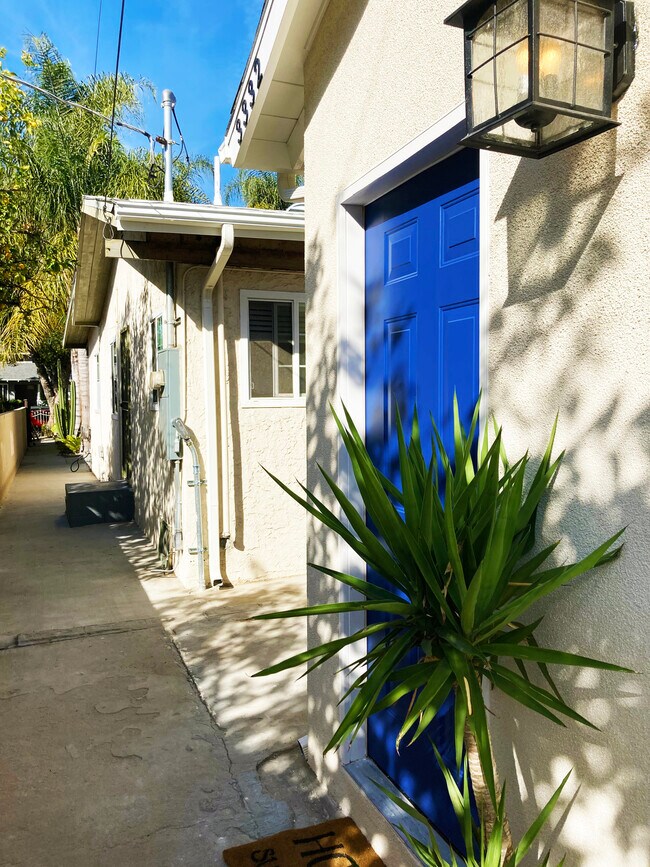 Foto del edificio - 3332 Thorpe Ave