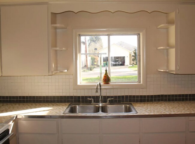 Foto del edificio - 2423 12th Ave