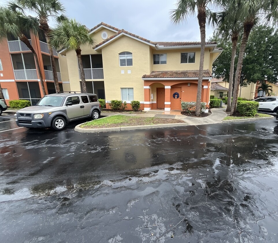 Photo - 6490 Aragon Way (Fort Myers, FL)