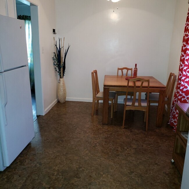 Kitchen - 3760 W 135th St