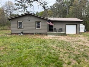 Building Photo - 1195 Fincher Rd