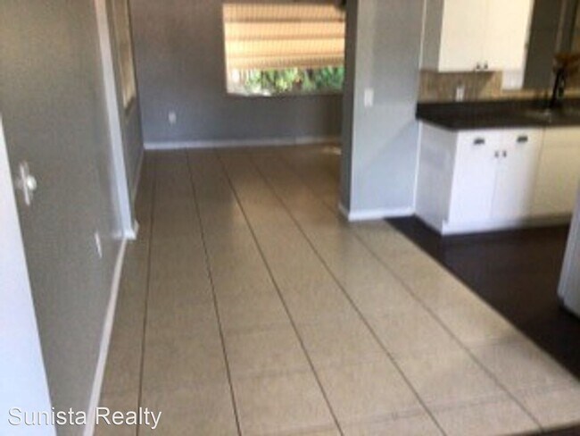 Building Photo - 2 br, 1.5 bath House - 7616 Dale Dr.