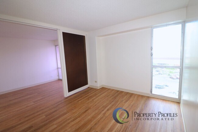 Foto del edificio - Kapiolani Manor - 1 Bedroom 1 Bath 1 Parking Unit - Available Now!